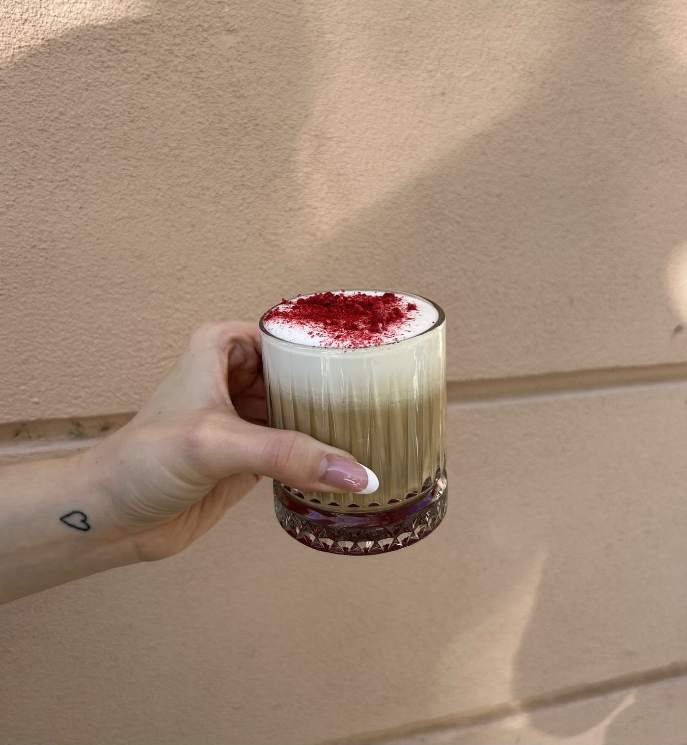 Raspberry latte hot